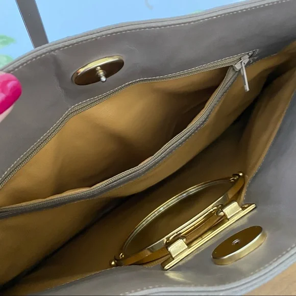 Vintage Lou Taylor Handbag with Mirror and Coin Purse - Picture 12 of 16